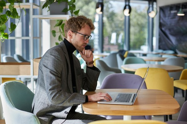 Formations it en ligne en cybersécurité, réseau et infographie : boostez vos compétences !